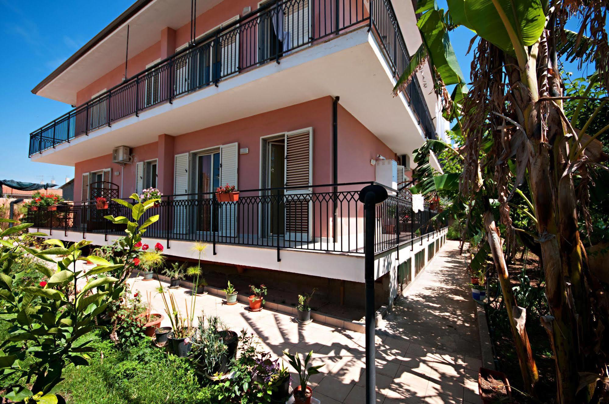 Bed and Breakfast Kosmos Syracuse Exterior foto